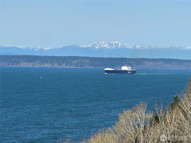 25641 Marine View Drive S, Des Moines, WA 98198