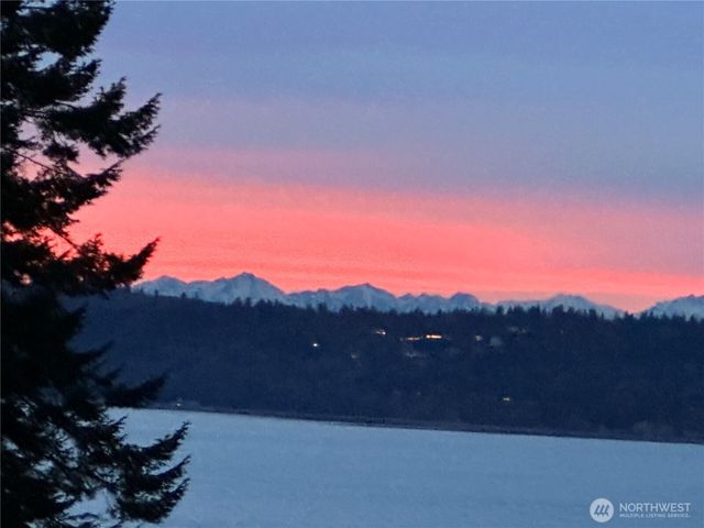 25641 Marine View Drive S, Des Moines, WA 98198