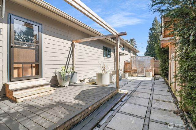 25641 Marine View Drive S, Des Moines, WA 98198