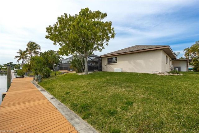 1719 W Bluewater TER, North Fort Myers, FL 33903