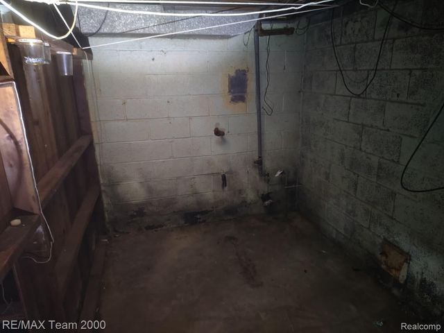 12945 Memorial Street, Detroit, MI 48227