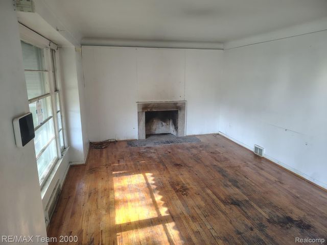 12945 Memorial Street, Detroit, MI 48227