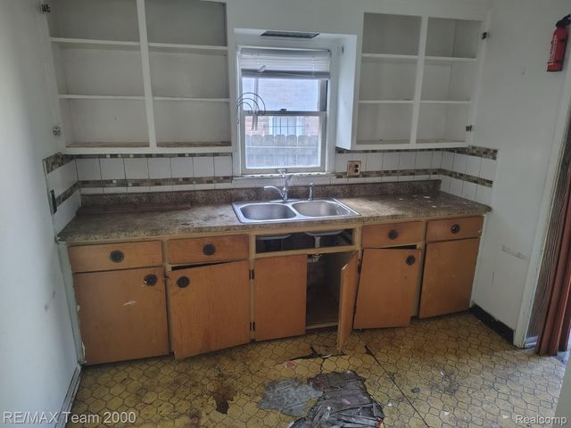 12945 Memorial Street, Detroit, MI 48227