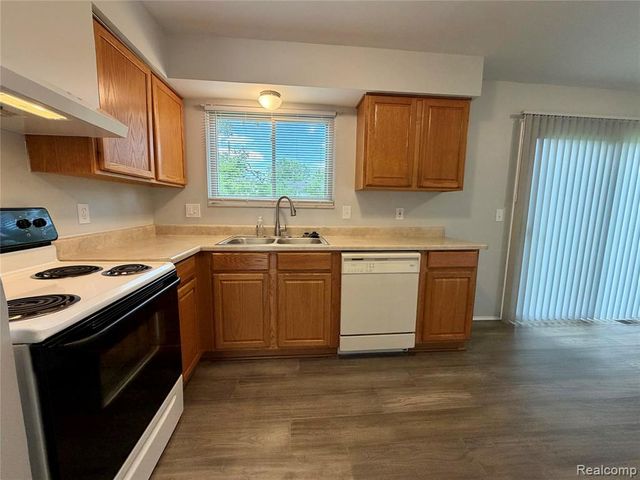 1746 Brookline Street, Canton, MI 48187
