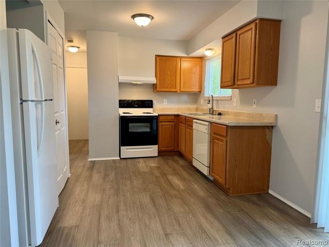 1746 Brookline Street, Canton, MI 48187