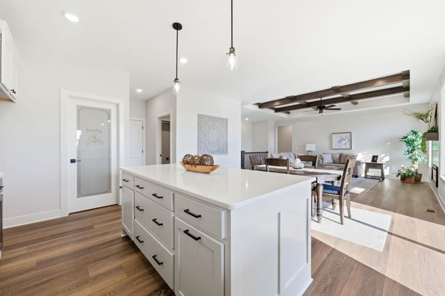 8424 Pebble St, Maize, KS 67101