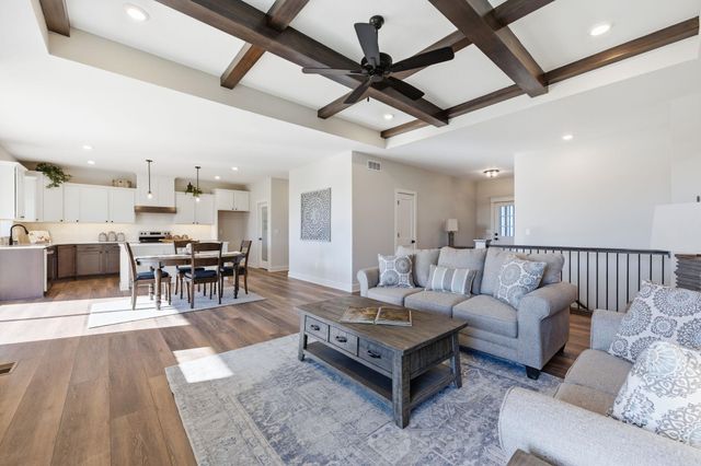8424 Pebble St, Maize, KS 67101