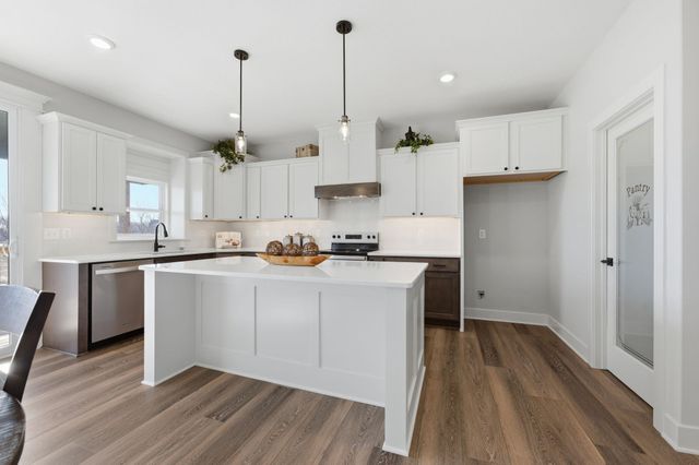 8424 Pebble St, Maize, KS 67101