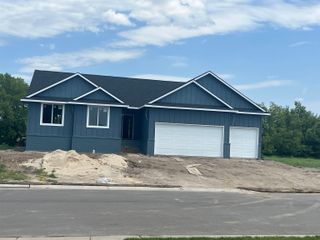 8424 Pebble St, Maize, KS 67101