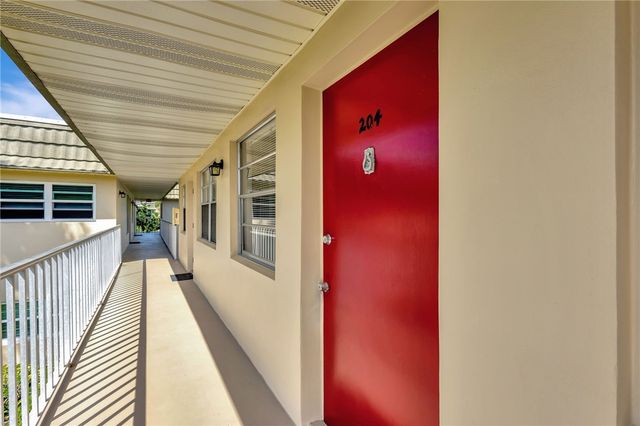 20 Vista Gardens Trail 204, Vero Beach, FL 32962