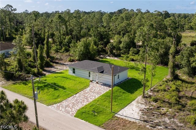 940 Berg ST E, Lehigh Acres, FL 33974
