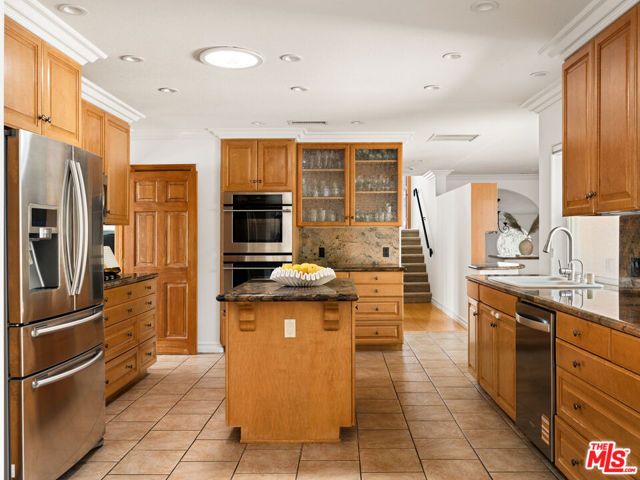 22780 Macfarlane Drive, Woodland Hills (los Angeles), CA 91364