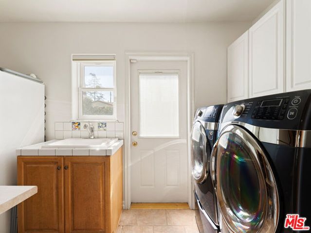 22780 Macfarlane Drive, Woodland Hills (los Angeles), CA 91364