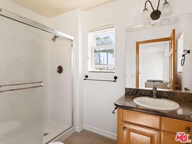 22780 Macfarlane Drive, Woodland Hills (los Angeles), CA 91364