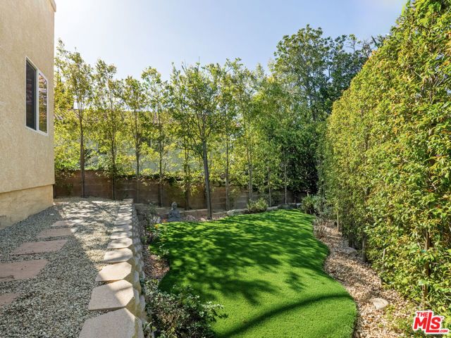 22780 Macfarlane Drive, Woodland Hills (los Angeles), CA 91364