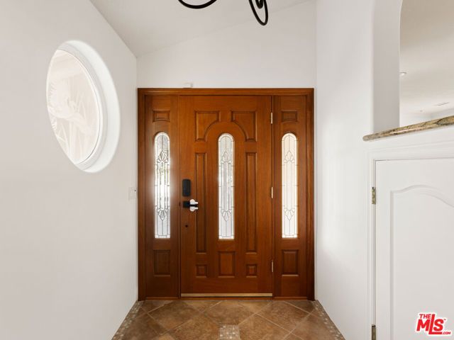 22780 Macfarlane Drive, Woodland Hills (los Angeles), CA 91364