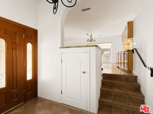 22780 Macfarlane Drive, Woodland Hills (los Angeles), CA 91364