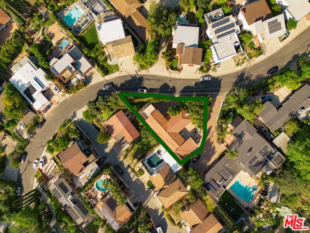 22780 Macfarlane Drive, Woodland Hills (los Angeles), CA 91364