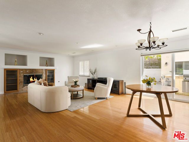 22780 Macfarlane Drive, Woodland Hills (los Angeles), CA 91364