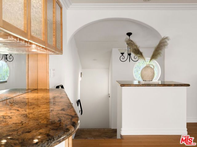 22780 Macfarlane Drive, Woodland Hills (los Angeles), CA 91364