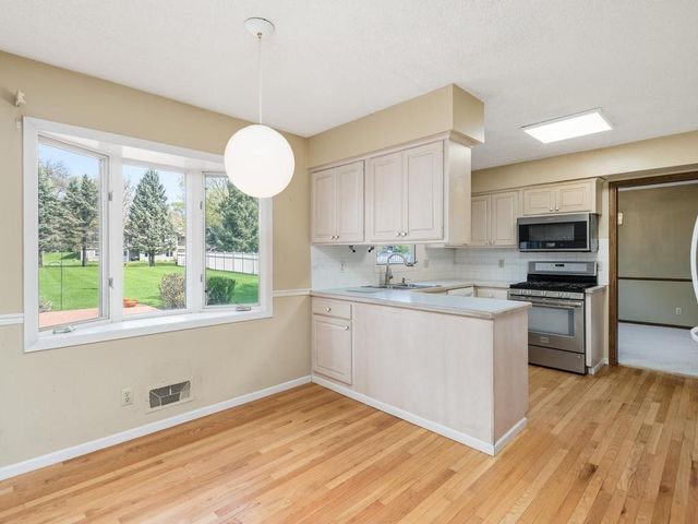 18130 19th Avenue N, Plymouth, MN 55447