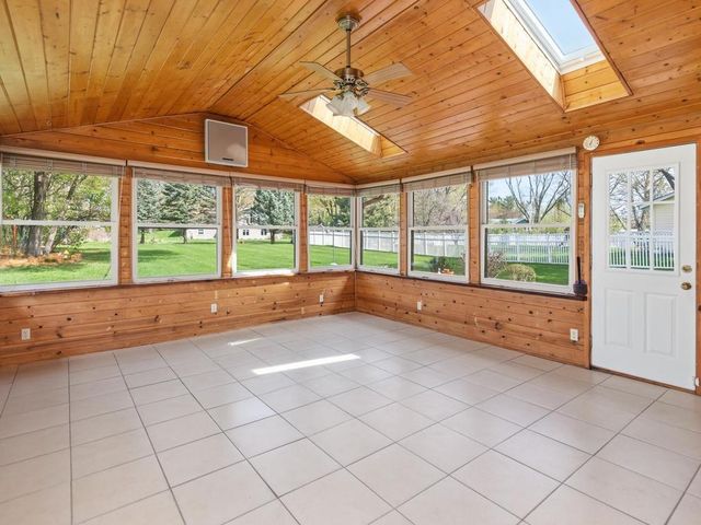 18130 19th Avenue N, Plymouth, MN 55447