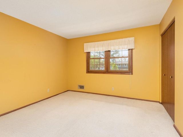 18130 19th Avenue N, Plymouth, MN 55447