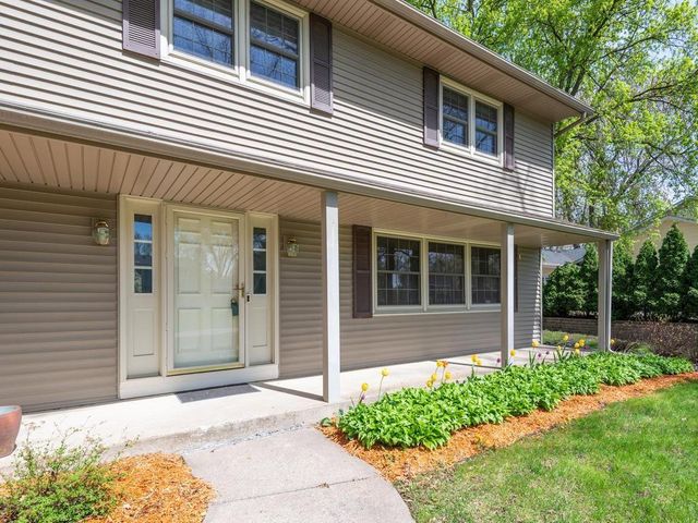 18130 19th Avenue N, Plymouth, MN 55447