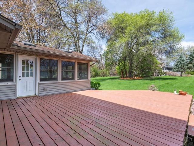 18130 19th Avenue N, Plymouth, MN 55447