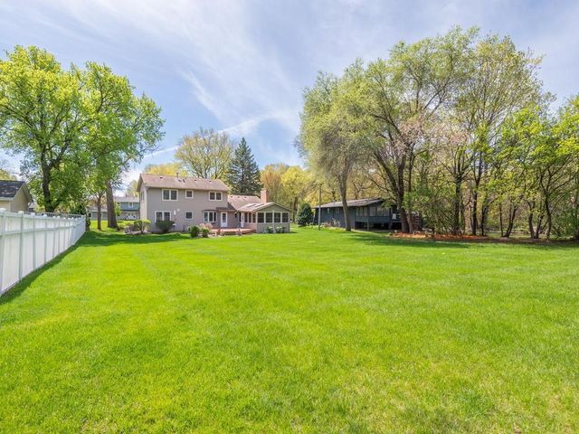 18130 19th Avenue N, Plymouth, MN 55447