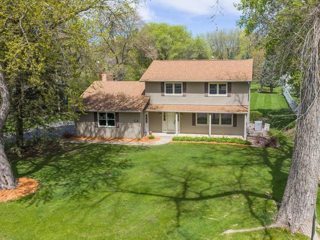 18130 19th Avenue N, Plymouth, MN 55447