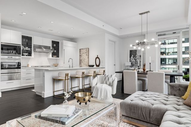 22 Liberty Drive 8H, Boston, MA 02210