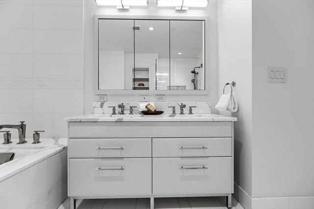 22 Liberty Drive 8H, Boston, MA 02210