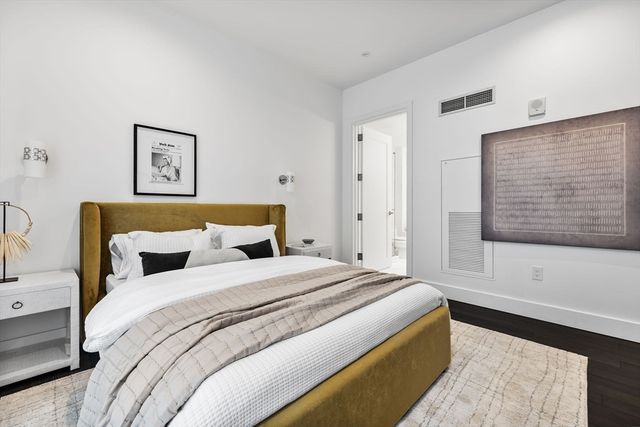 22 Liberty Drive 8H, Boston, MA 02210