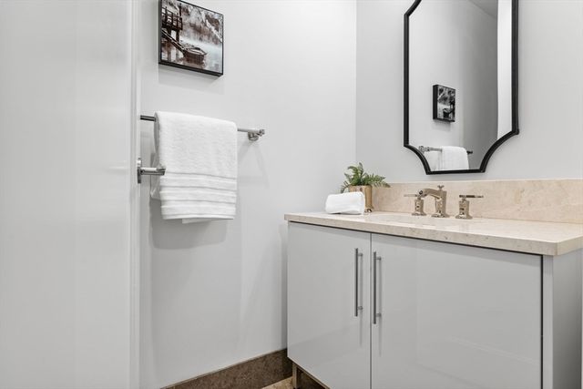 22 Liberty Drive 8H, Boston, MA 02210