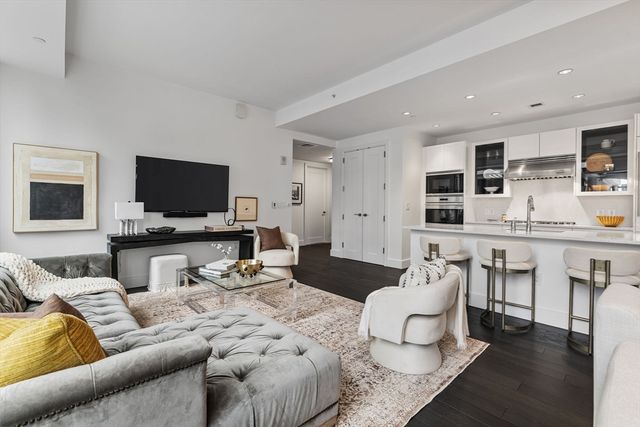 22 Liberty Drive 8H, Boston, MA 02210