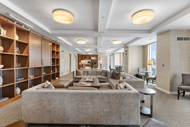 22 Liberty Drive 8H, Boston, MA 02210