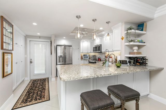 2731 NE 14th Street Causeway 407, Pompano Beach, FL 33062