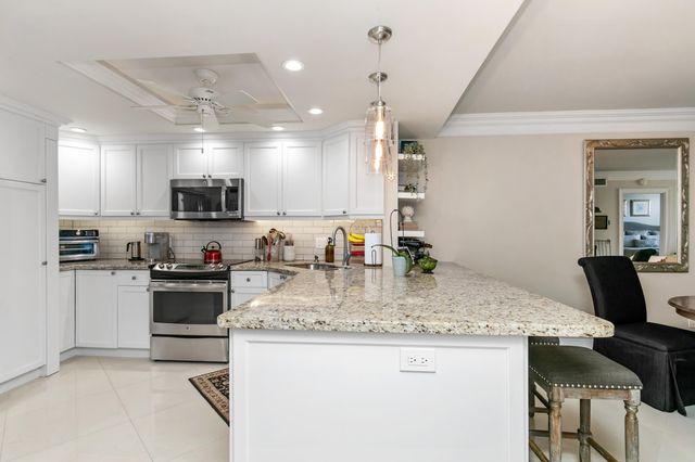 2731 NE 14th Street Causeway 407, Pompano Beach, FL 33062