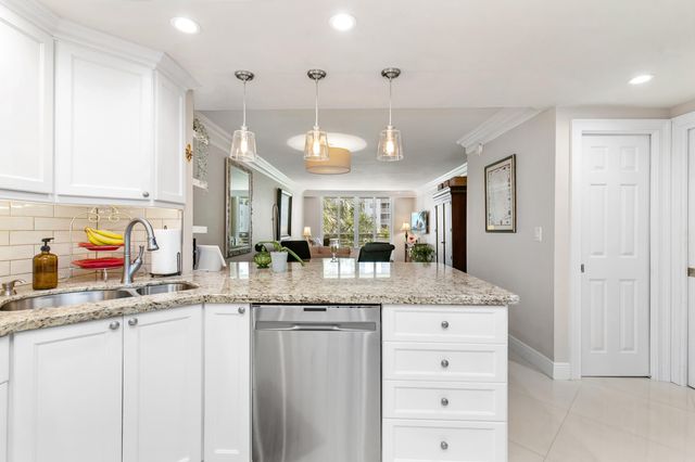 2731 NE 14th Street Causeway 407, Pompano Beach, FL 33062