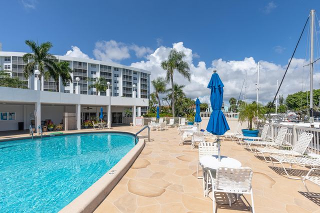 2731 NE 14th Street Causeway 407, Pompano Beach, FL 33062