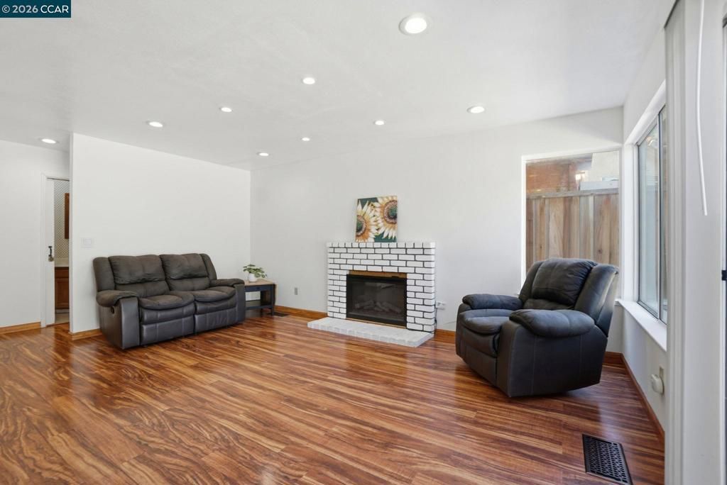 Image 10 of property listing at 1602 Mellowood St, Pittsburg, CA 94565