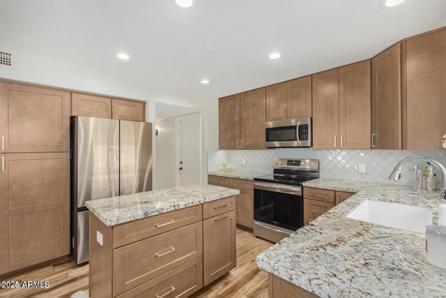 6356 W Adobe Drive, Glendale, AZ 85308