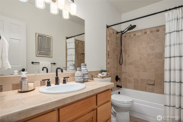 17215 NE 195th Street, Woodinville, WA 98072