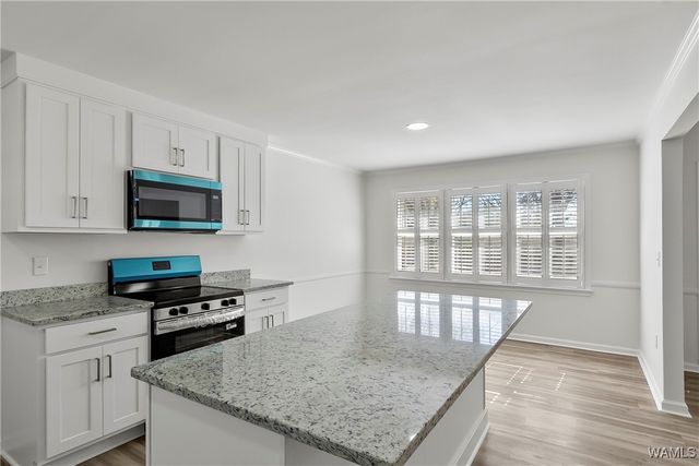 1004 Greystone, Northport, AL 35473