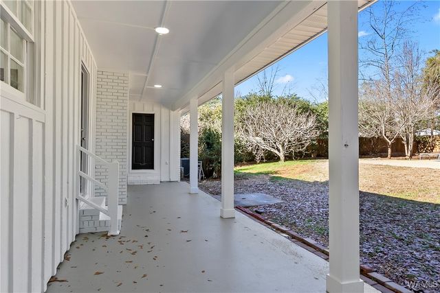 1004 Greystone, Northport, AL 35473