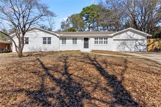1004 Greystone, Northport, AL 35473