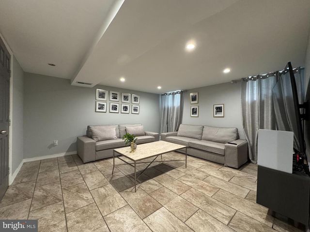 115 VILLAGE LANE, Philadelphia, PA 19154