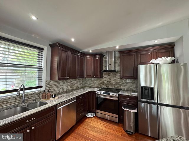 115 VILLAGE LANE, Philadelphia, PA 19154