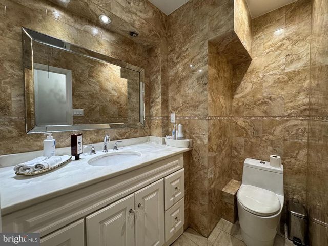 115 VILLAGE LANE, Philadelphia, PA 19154